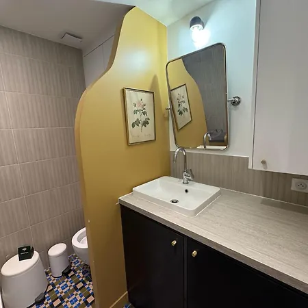 Le Petit Montmartre - 2 Prs - 18 - Metro 12 Appartement *