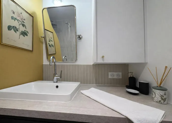 Appartement Le Petit Montmartre - 2 Prs - 18 - Metro 12